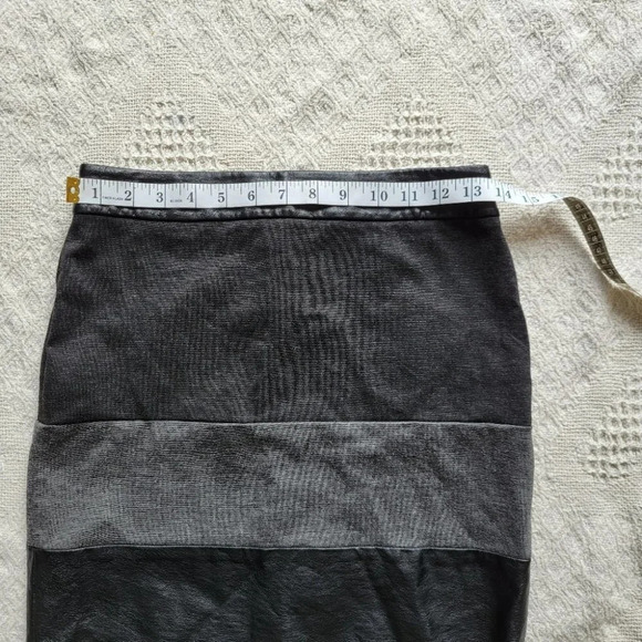 Halogen Black Gray Faux Leather Tiered Skirt- Size  0 - Picture 7 of 9